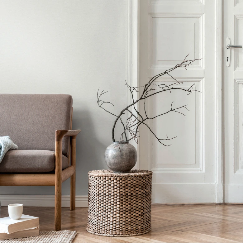 Single wallpaper with white texture - plain non-woven wallpaper in one color 