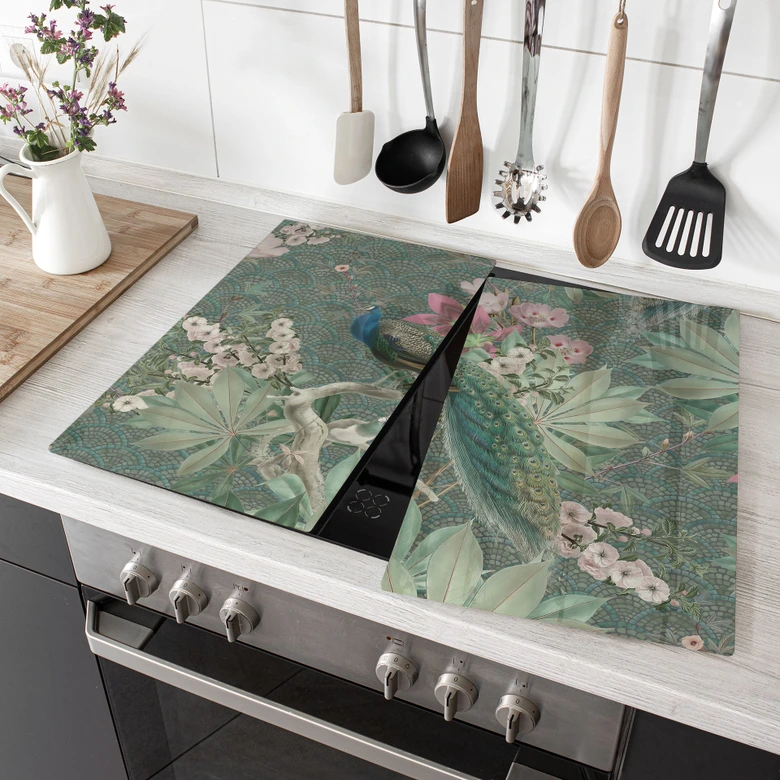 Herdabdeckplatte Pfau im Tropengarten auf Mosaik - Bloomery Decor 