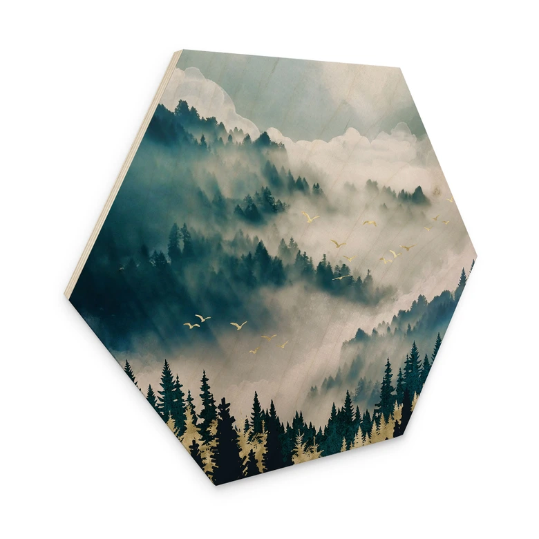 Hexagon-Holzbild Geheimnisvoller Nebel im Wald - SpaceFrog Designs 