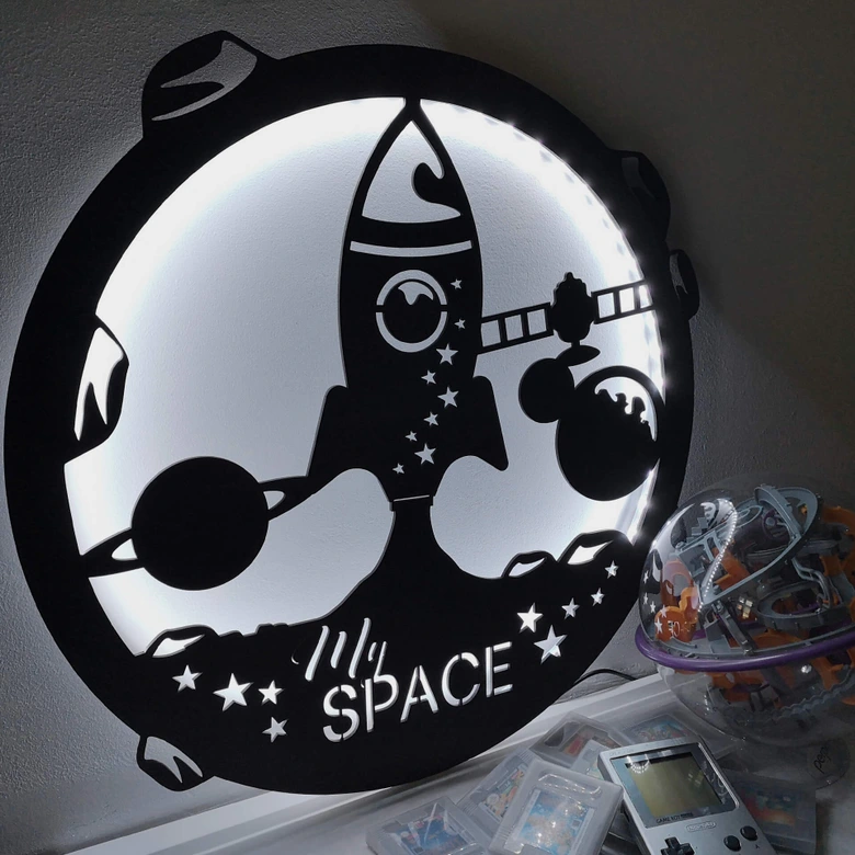 LED-Leuchtdeko aus MDF - My Space Rakete 