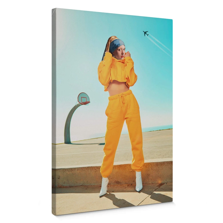 Canvastavla Lös - Flickan i de gula joggingbyxorna 