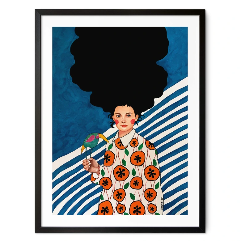 Poster Frau vor blau-weißem Hintergrund - Hülya 