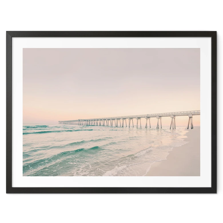 Póster Muelle sobre el mar - Sisi & Seb 