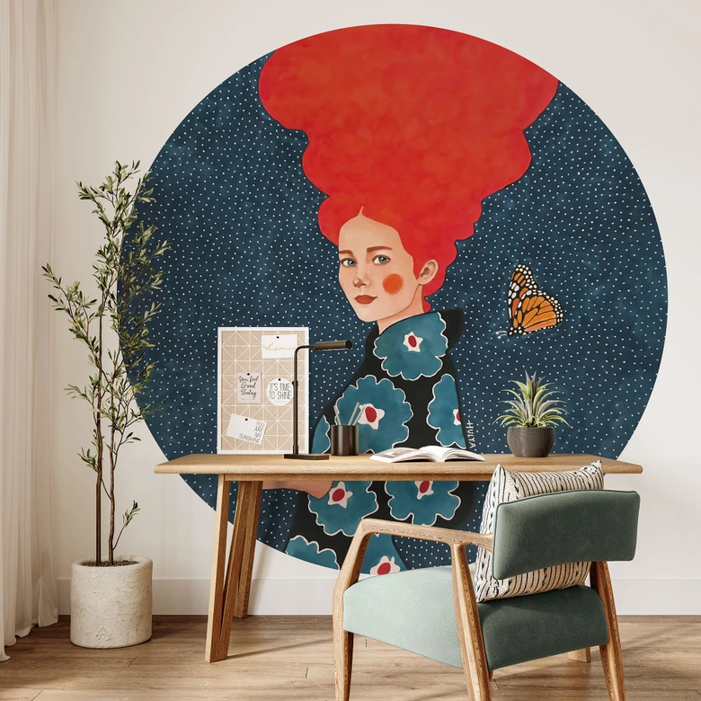 Fotobehang Vrouw in bloemenjurk met vlinder - Hülya - Rond - zelfklevend/niet-geweven 