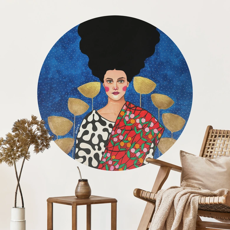 Sticker mural femme dans un champ avec des feuilles d'or - Hülya - Rond 