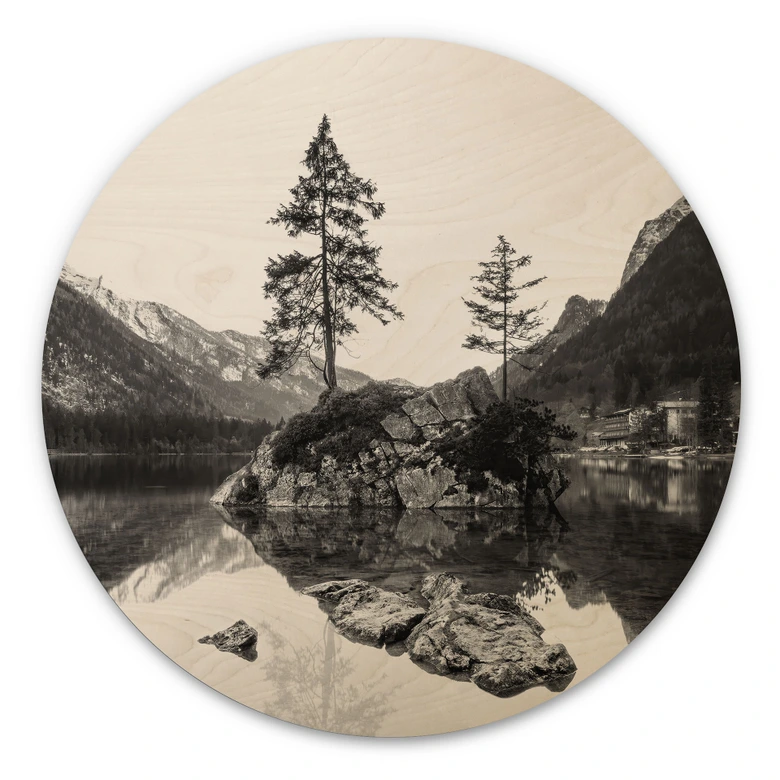 Holzbild Malerische Landschaft mit glasklarem Bergsee - Hintersee - Rund 
