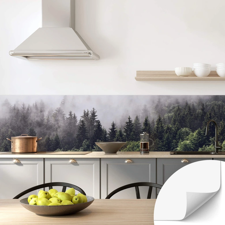 Självhäftande Stänkpanel Dimmig skog 
