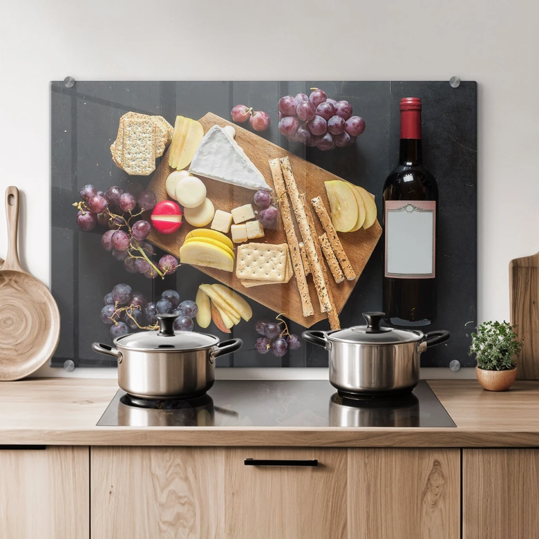 Spritzschutz Käse und Wein 