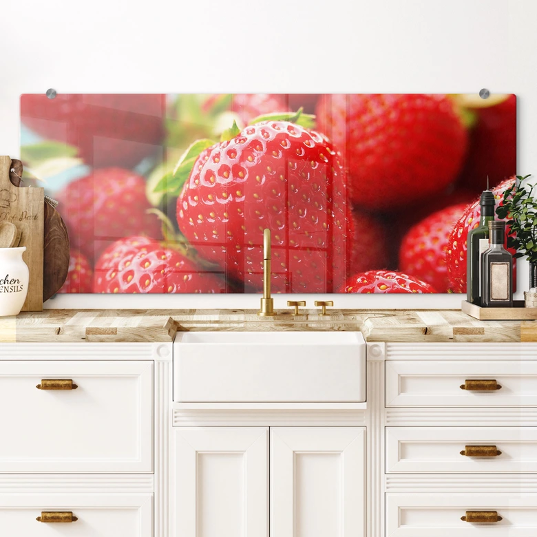Spritzschutz Erdbeeren aus dem Garten - Panorama 