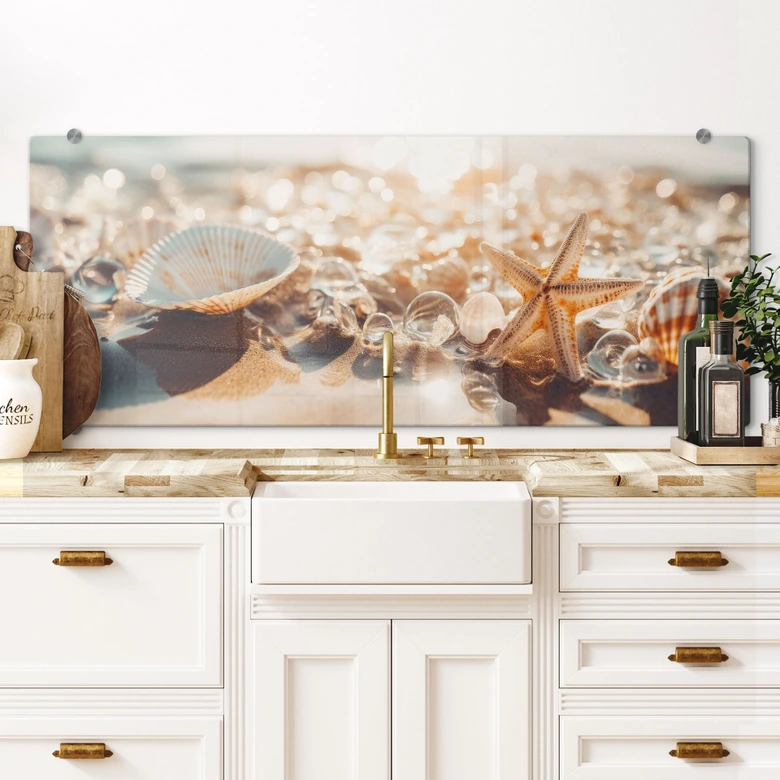 Spritzschutz Muscheln am sonnigen Strand - Treechild - Panorama 