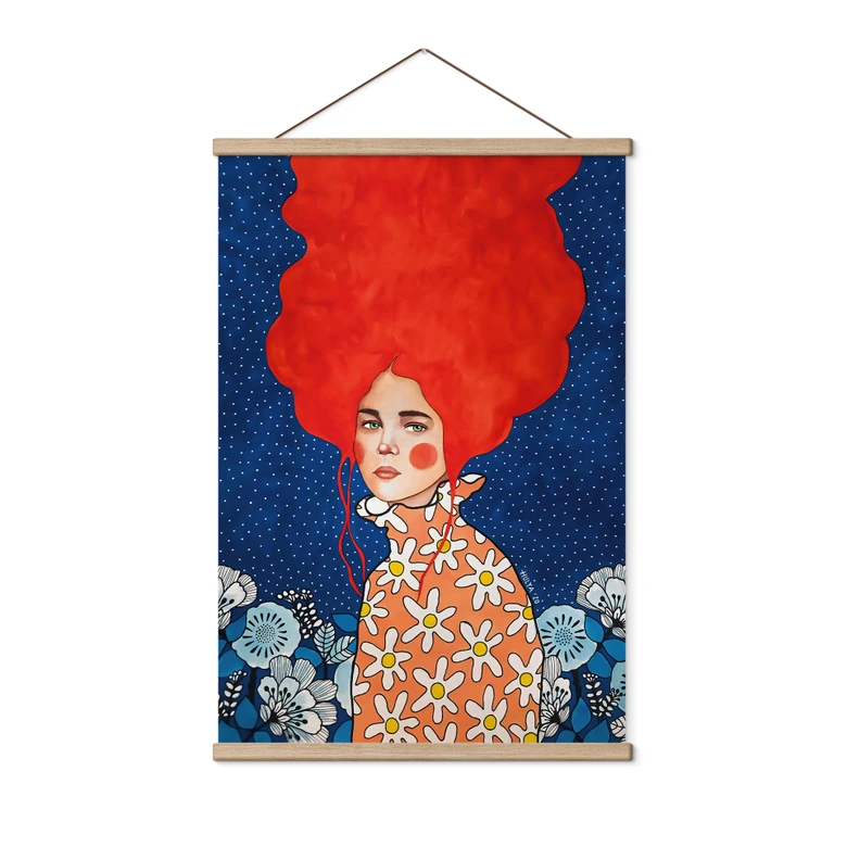 Textielposter vrouw met rood haar en bloemen - Hülya 