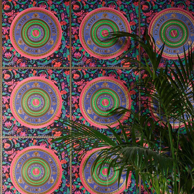 tapet Versace bogstaver i farver non-woven tapet blomsterdesign tapet luksus 
