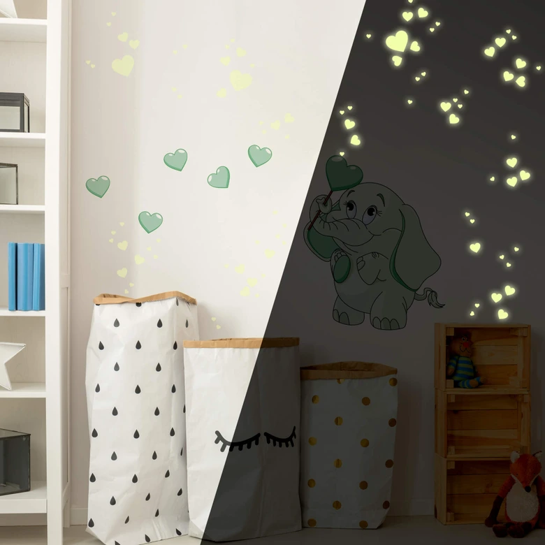 Sticker mural - Bébé éléphant et coeurs (vert) + Stickers phosphorescents 