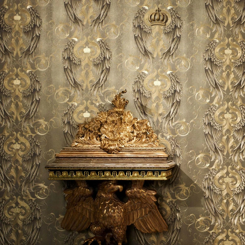 Papier peint intissé avec ailes brillantes or ornemental de Harald Glööckler 