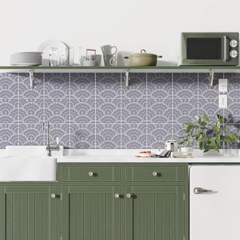 Kakeldekorer Geometriska bågar med blommigt prov i blått - set om 12 Högblank | 20x20 cm