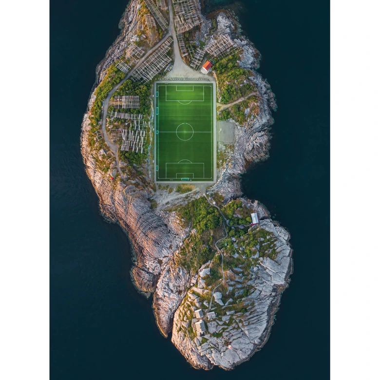 Fototapete Simoon - Fussballplatz am Rande der Welt 