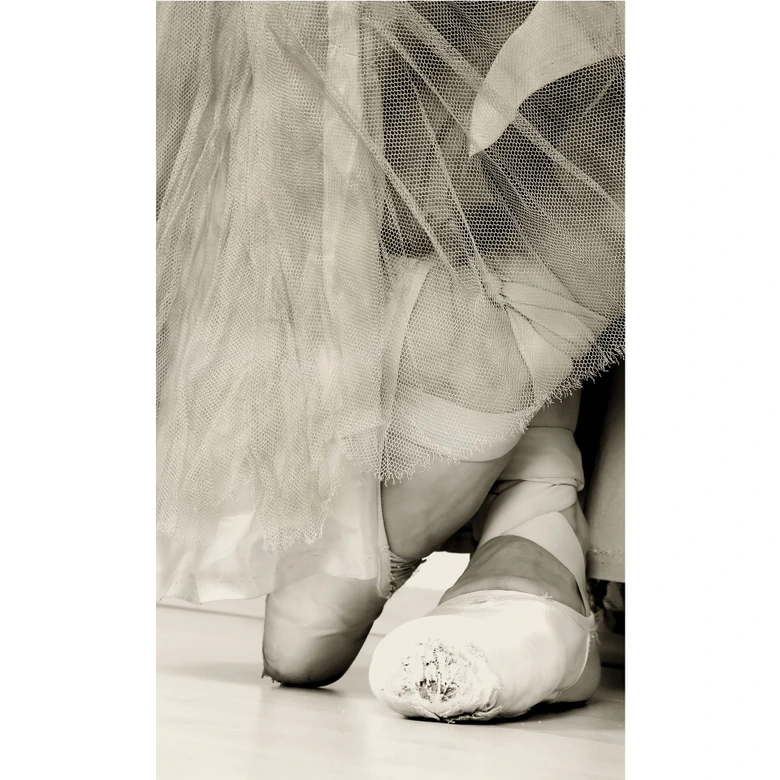 Fototapet Ballerina - 144x260 cm 