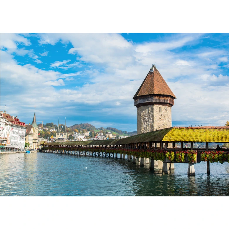 Fototapete Holzbrücke in Luzern 