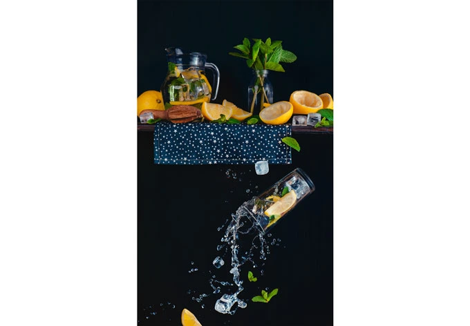Fototapete Belenko - Lemonade from the top 