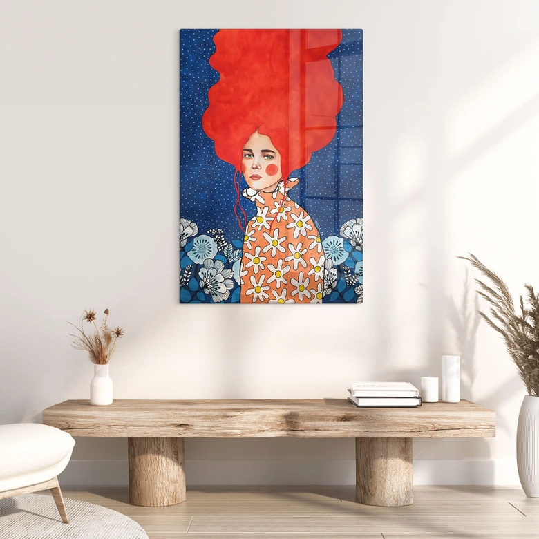 Glasbild Frau mit rotem Haar und Blüten - Hülya 