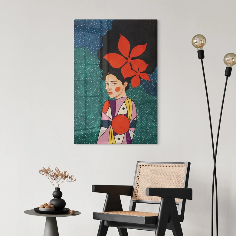 Glasbild Frau mit roten Blüten und Musterkleid - Hülya 
