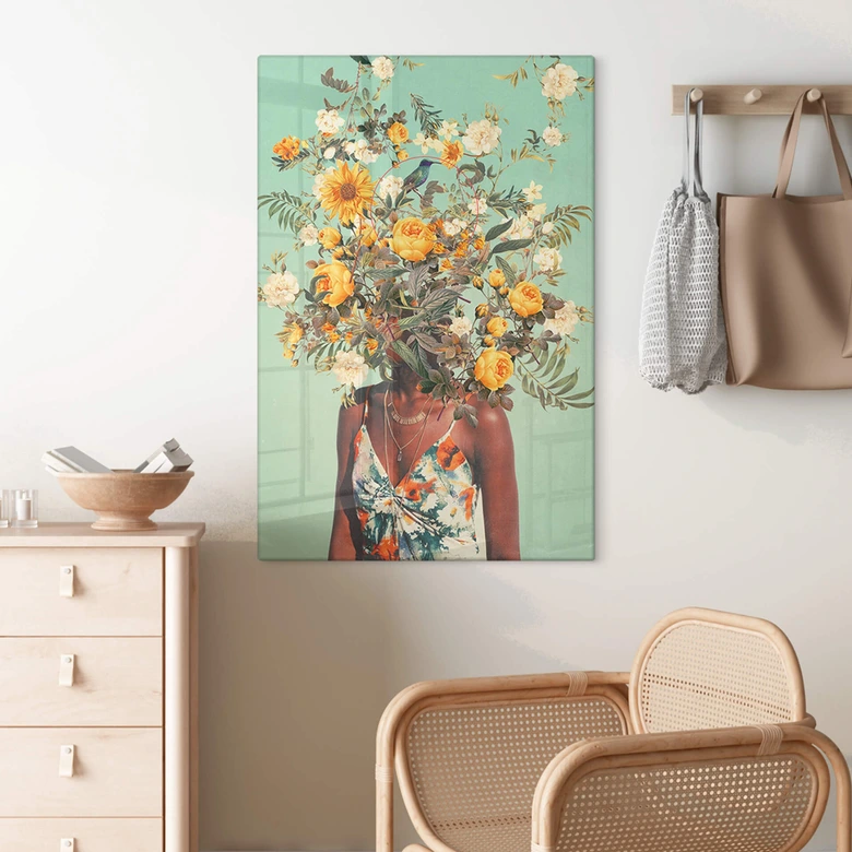 Glasbild Moth - Frau mit Sommerblumen auf dem Kopf 