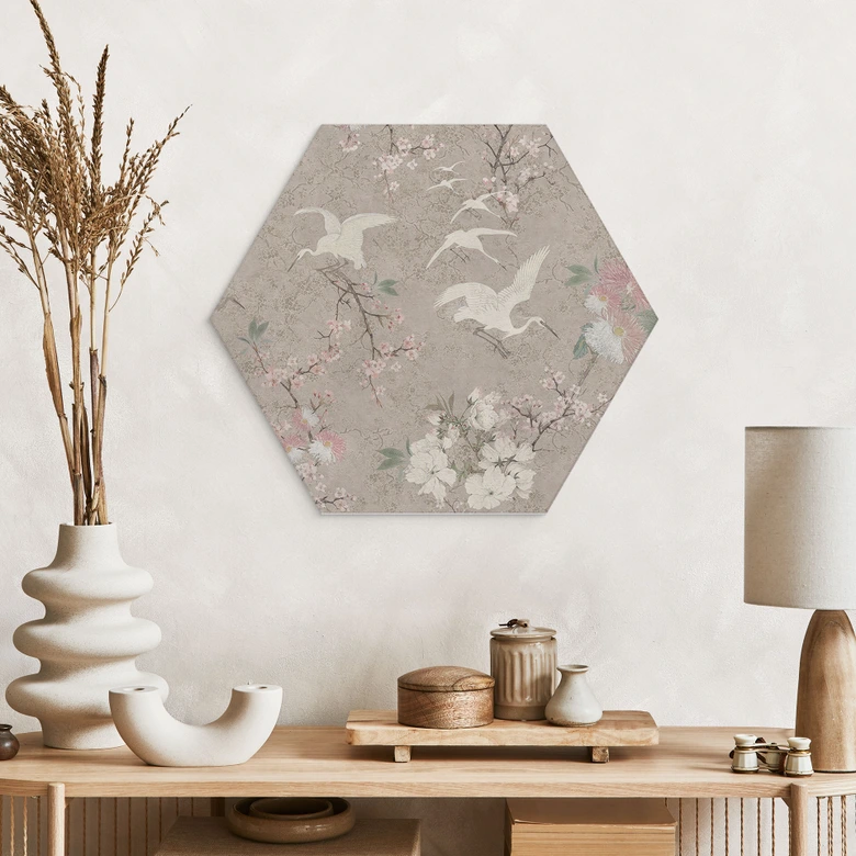 Hexagon Wandbild Kraniche im Kirschblüten-Rausch Beige - Bloomery Decor -  Alu-Dibond 
