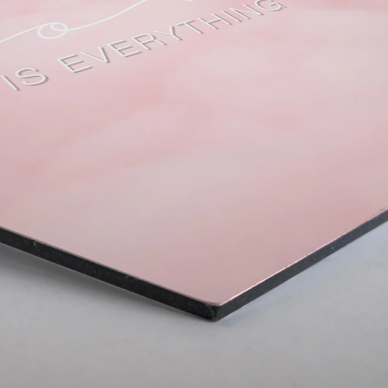 Hexagon alu-dibond - Love is Everything 