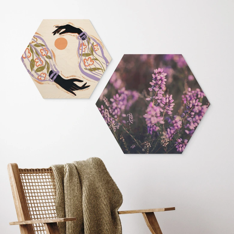 Hexagon Holzbild Lila Heideblüte im warmen Licht - Annie 