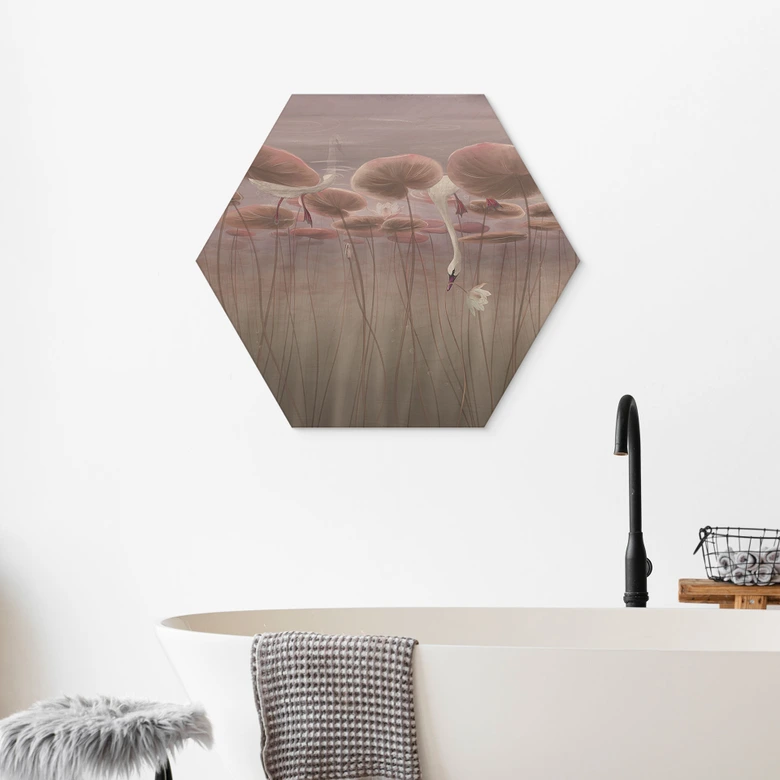 Hexagon Holzbild Lotusblumen mit Schwan im Wasser in Altrosa - Ms Tiff 