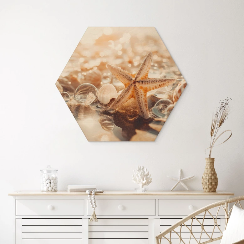Hexagon Holzbild Muscheln am sonnigen Strand - Treechild 