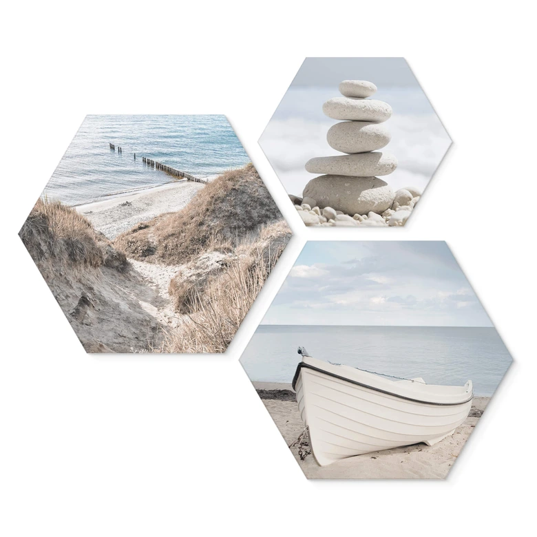 Hexagon Wandbild Dünen mit Meer, Ruderboot und Steinmännchen Set (3-teilig) - Alu-Dibond 