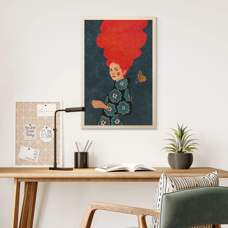 Holzbild Frau im Blumenkleid mit Schmetterling - Hülya 