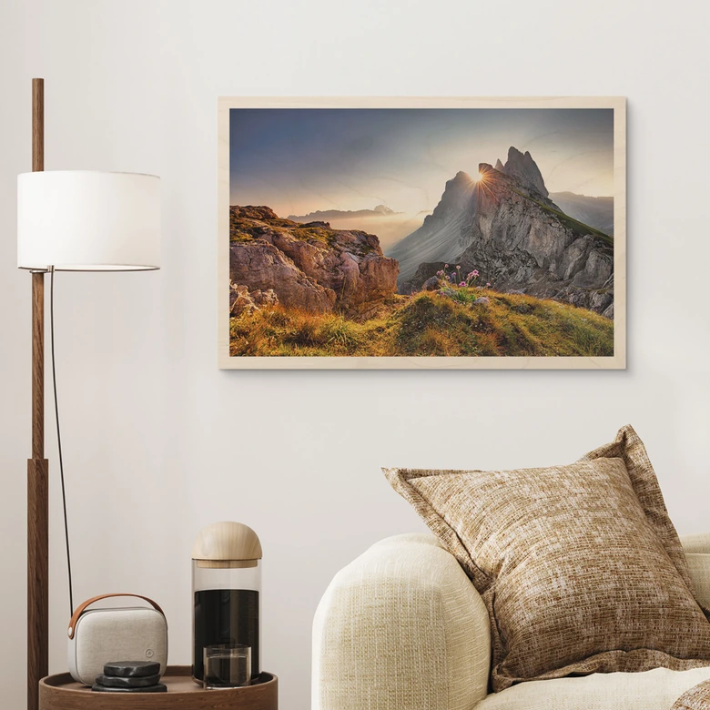 Holzbild Sonnenaufgang über den Bergen in Südtirol 