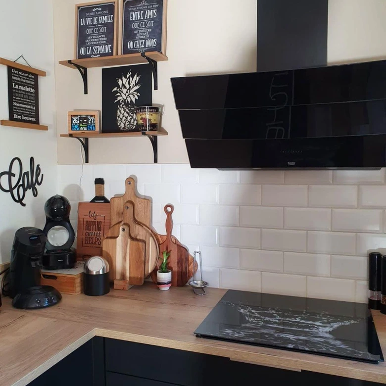 Acylic Letters Café 