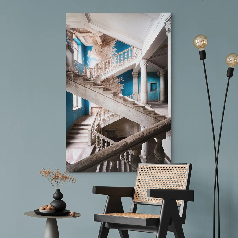 Canvastavla Imponerande trappa med gammal charm - Robroek 