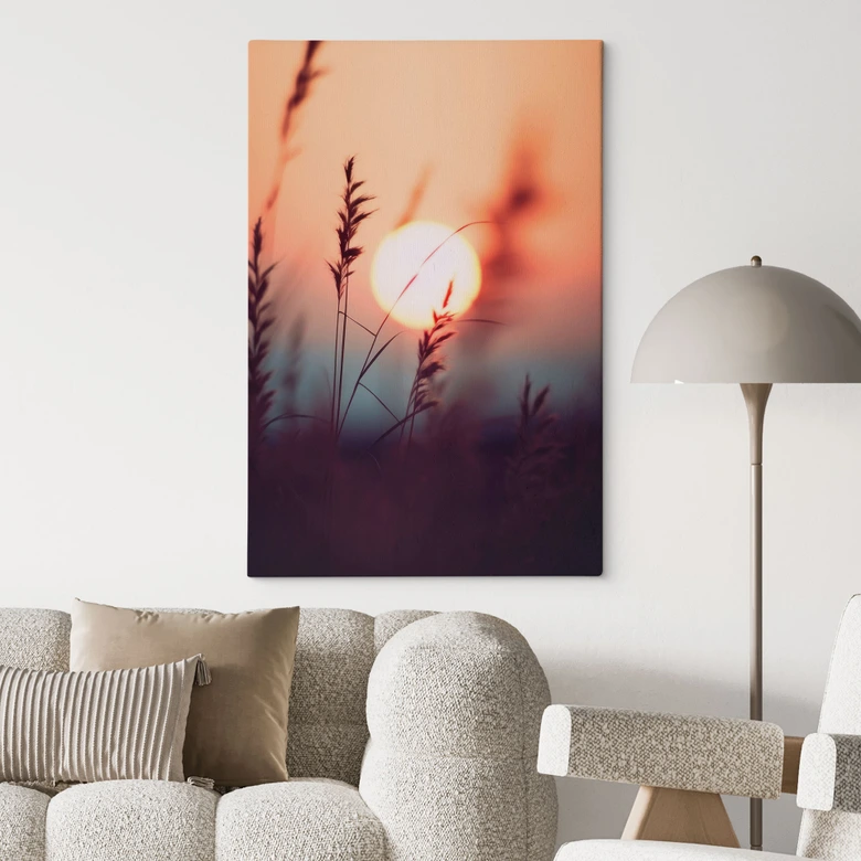 Leinwandbild Gräser im Licht der glühenden Sonne - Treechild 