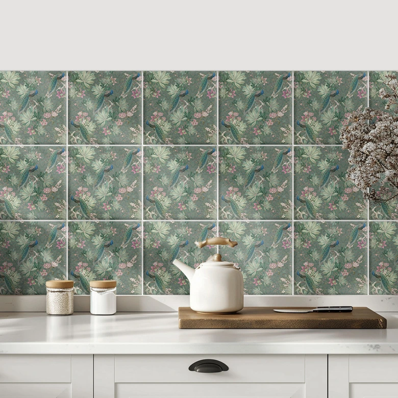 Azulejos Adhesivos Pavo real en jardín tropical sobre mosaico - Bloomery Decor - Lote de 12 