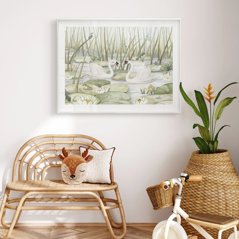 Poster Zwei Schwäne im Teich - Kikki Belle 