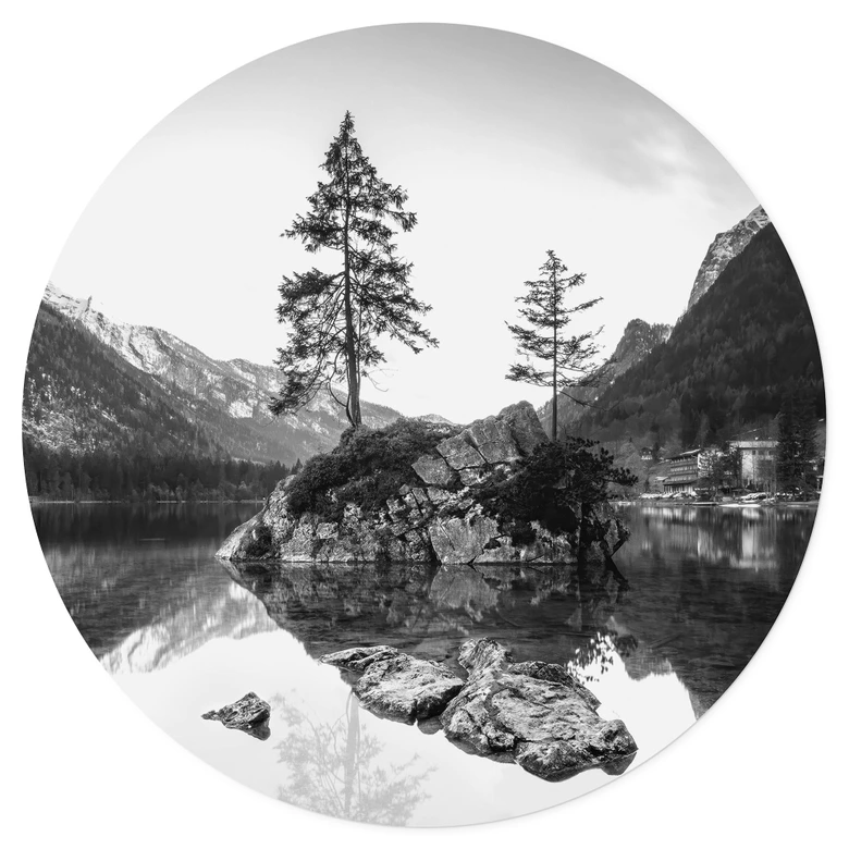Naklejka na ścianę Malowniczy krajobraz z krystalicznie czystym górskim jeziorem - Hintersee - Okrągła 
