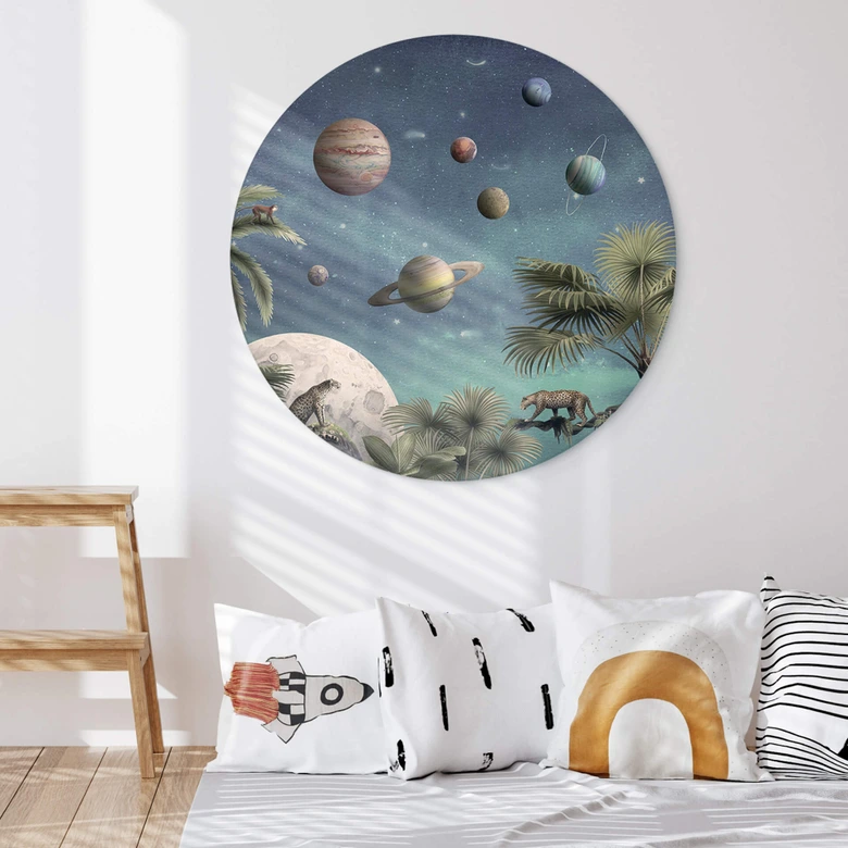 Rundes Wandbild Kikki Belle - Tropische Fantasiewelt mit Planeten und Palmen - Alu-Dibond 