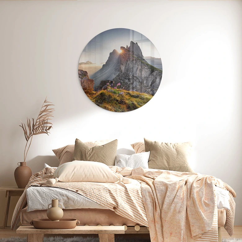 Glasbild Sonnenaufgang über den Bergen in Südtirol - Rund 