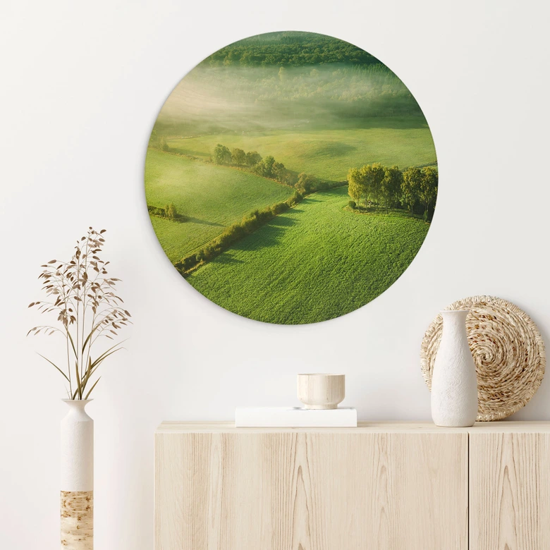 Trätavla Idylliska fält i dimman - Keller - Rund 