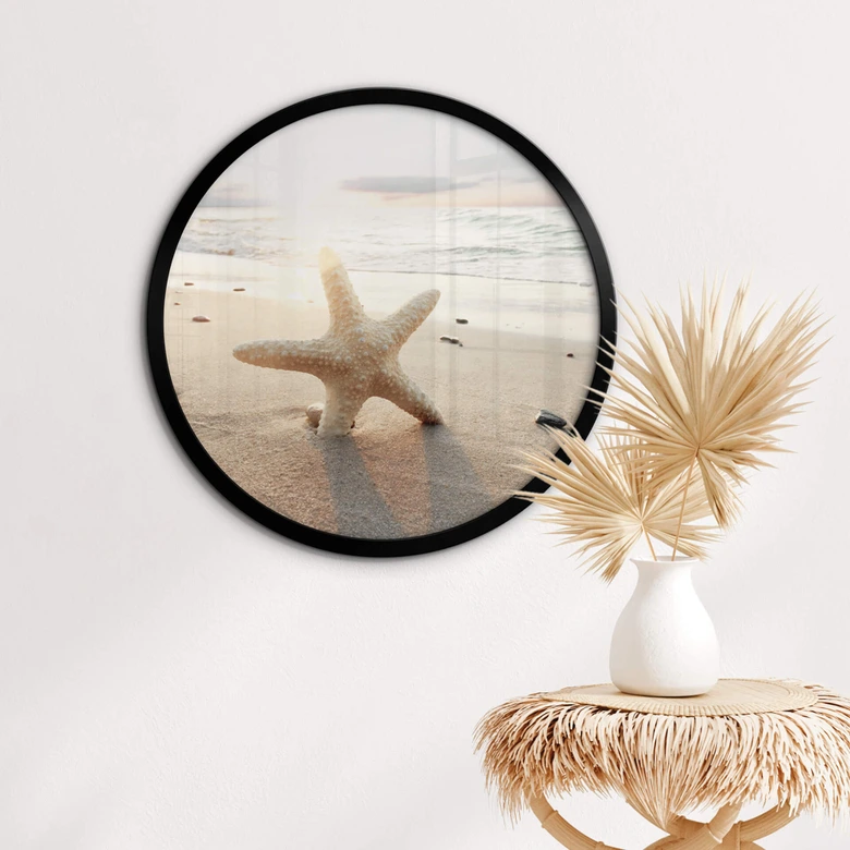 Poster Funkelnder Seestern am einsamen Strand - Rund 