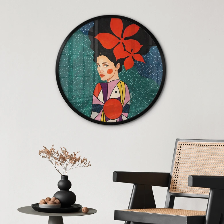 Poster Frau mit roten Blüten und Musterkleid - Hülya - Rund 