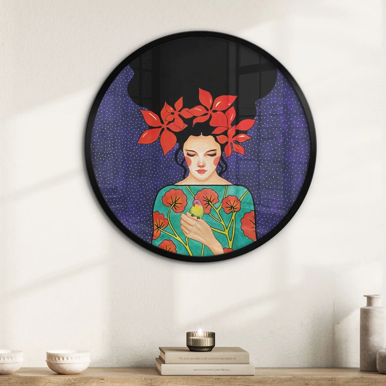 Poster Frau mit roter Blütenkrone und Vogel - Hülya - Rund 