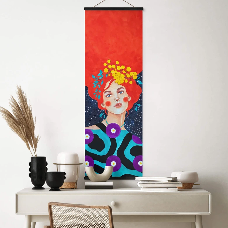 Obraz tkaniny Kobieta z wieńcem kwiatów we włosach - Hülya - Panorama 