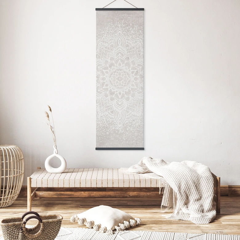 Obraz z tkaniny Delikatna mandala na szaro-beżowym tle - Bloomery Decor - Panorama 