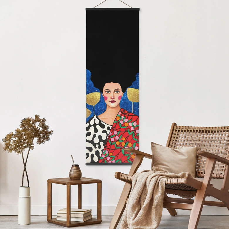 Affiche textile Femme dans un champ avec des feuilles d'or - Hülya - Panorama 