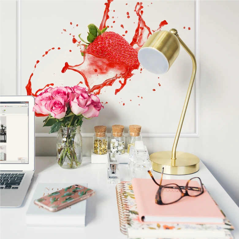 Wallprint Splashing Strawberry 